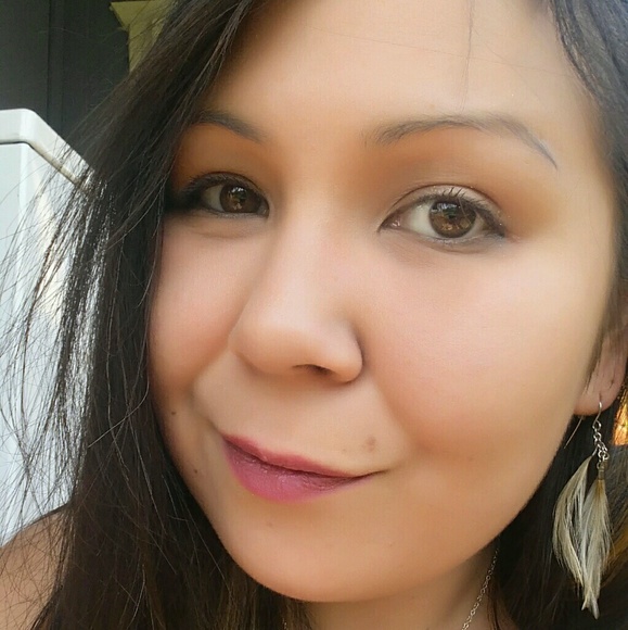 Meet your Posher, Erica - Picture 1 of 1